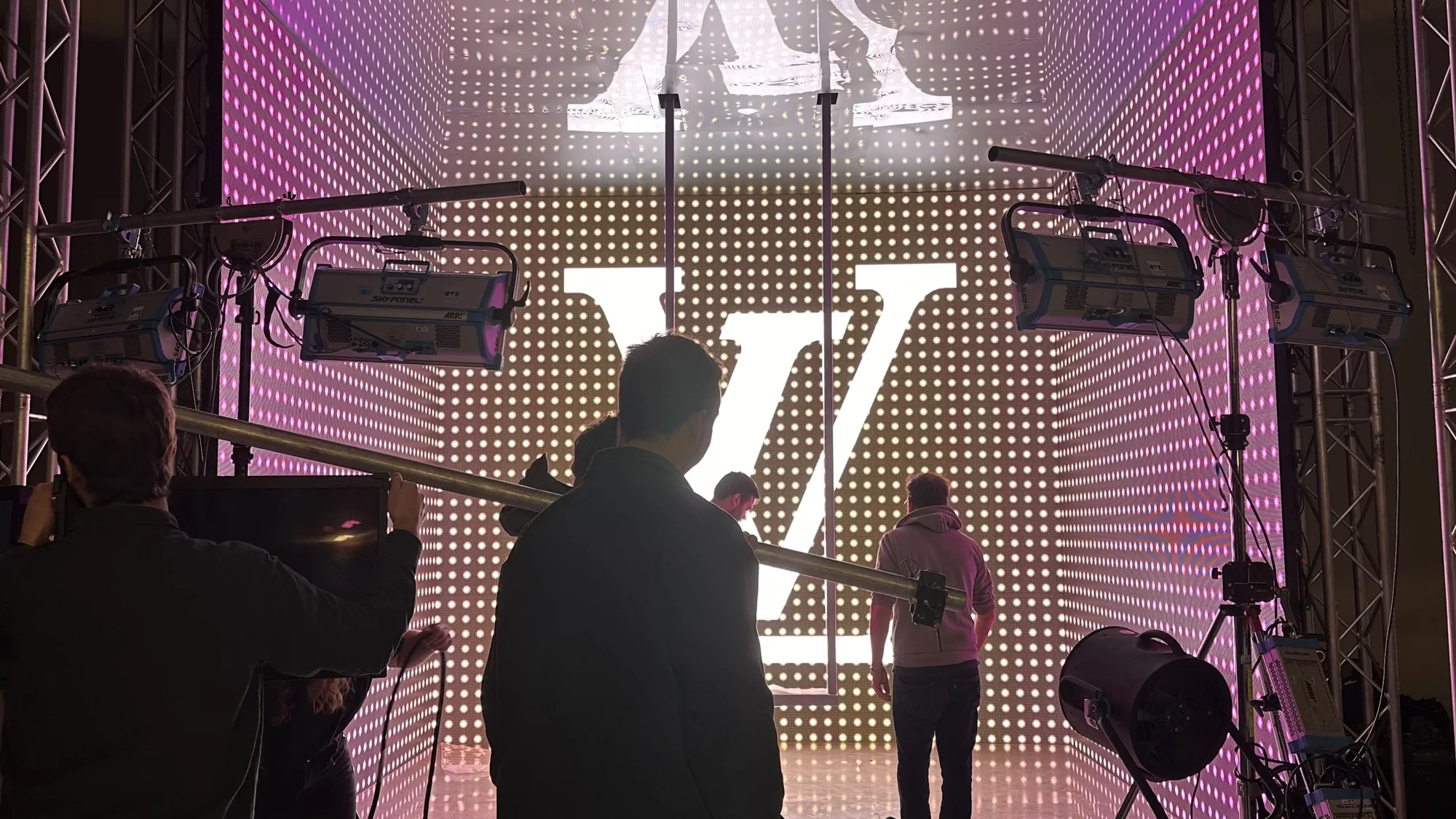 Louis Vuitton - LV Remix